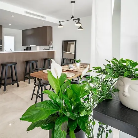 Gg- Modern Townhouse, Families & Couples Only Holiday home