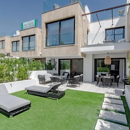 Holiday home Gg- Modern Townhouse, Families & Couples Only *