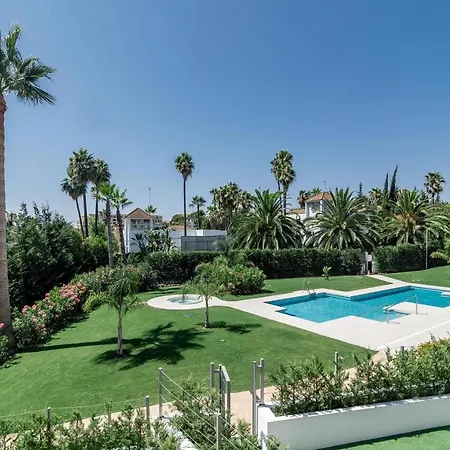 Gg- Modern Townhouse, Families & Couples Only * Marbella